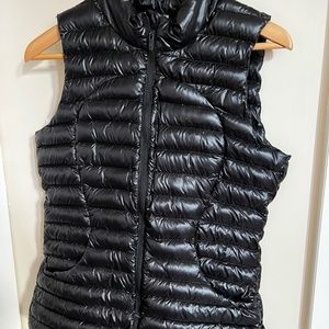 Lululemon vest, size 8, black